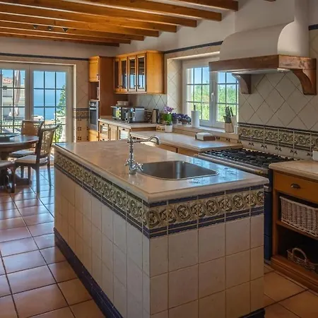 Ericeira Ocean-View Family Villa エリセイラ